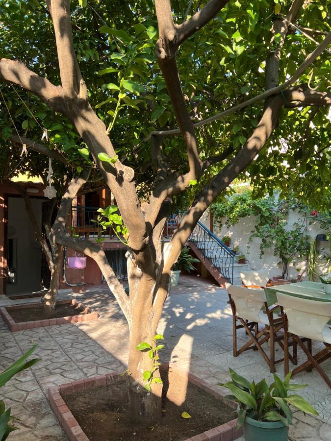 Cosy Guesthouse-Souterrain With Garden In City Center Corinth Екстериор снимка