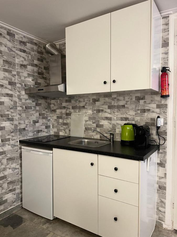 Cosy Guesthouse-Souterrain With Garden In City Center Corinth Екстериор снимка
