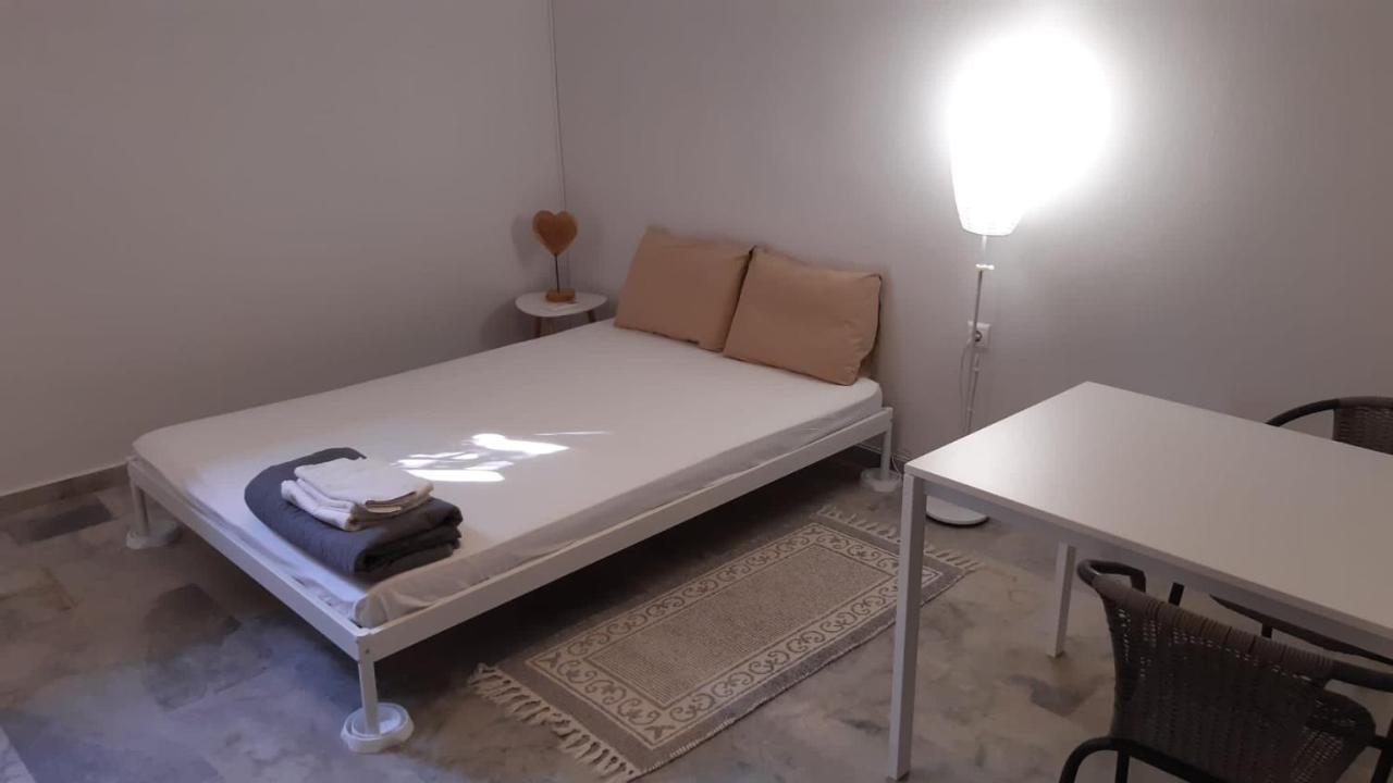Cosy Guesthouse-Souterrain With Garden In City Center Corinth Екстериор снимка