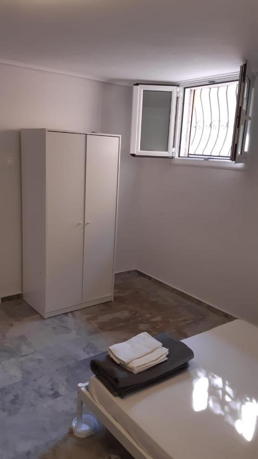 Cosy Guesthouse-Souterrain With Garden In City Center Corinth Екстериор снимка