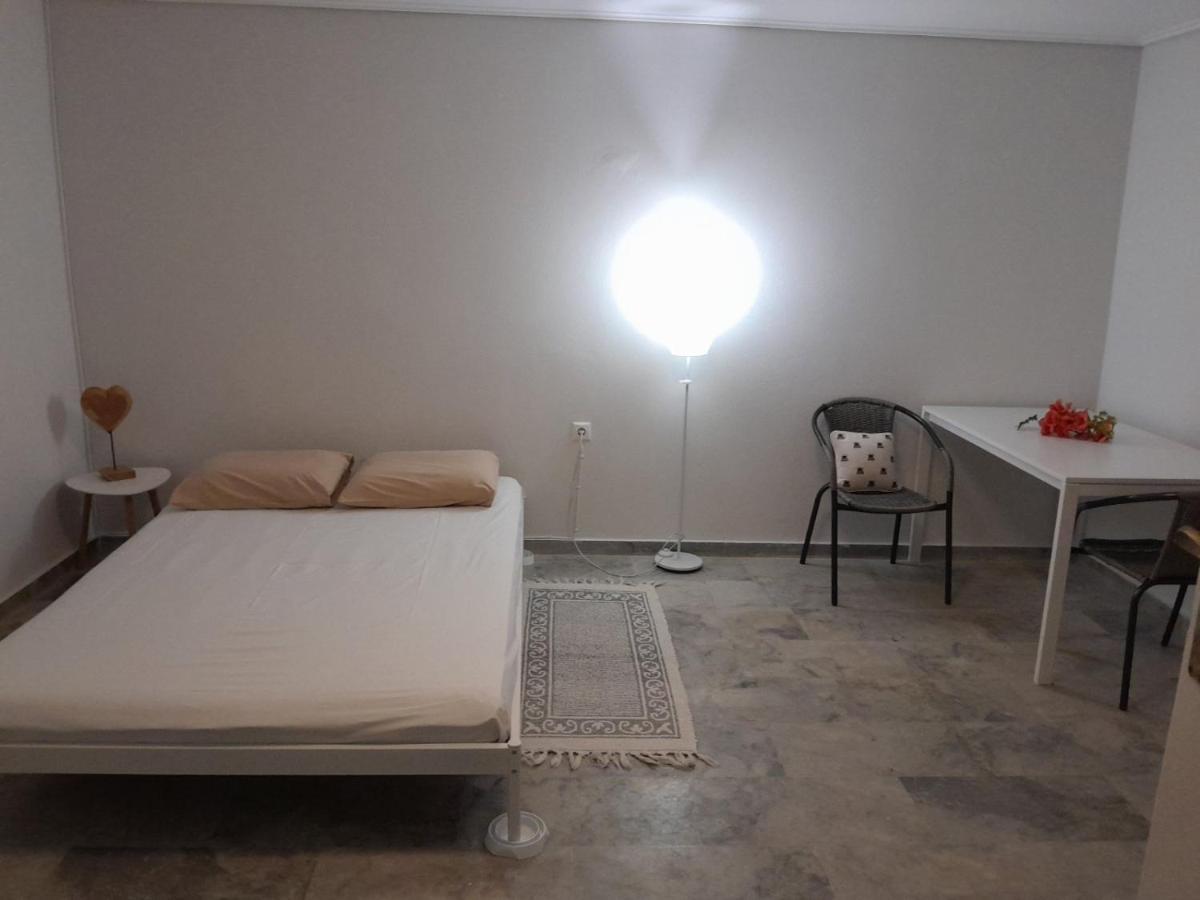 Cosy Guesthouse-Souterrain With Garden In City Center Corinth Екстериор снимка