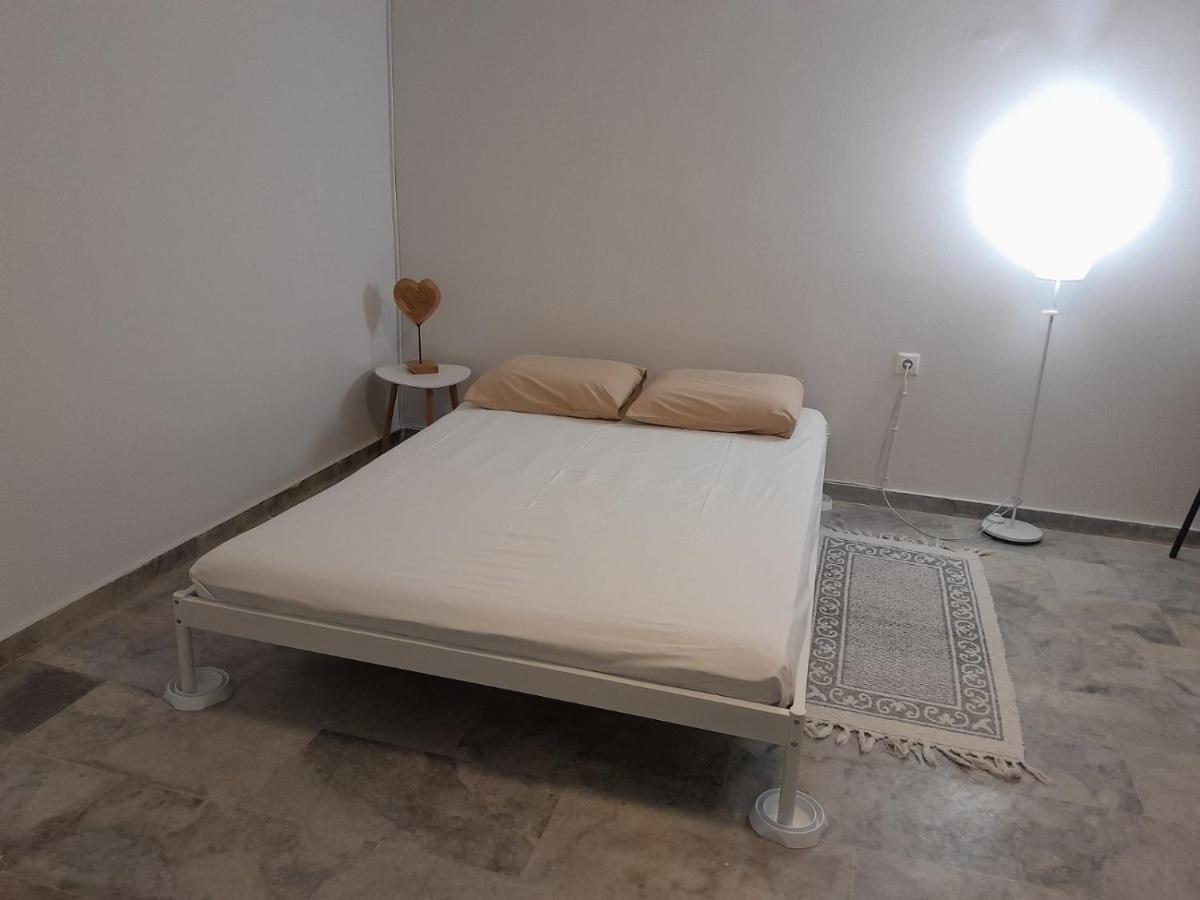 Cosy Guesthouse-Souterrain With Garden In City Center Corinth Екстериор снимка
